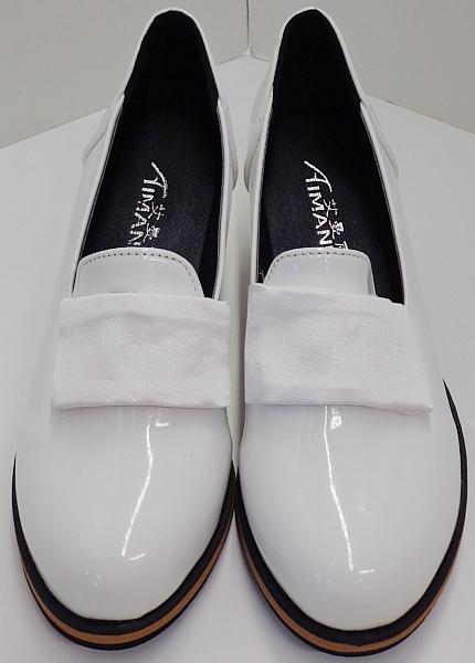 白い靴 (2).jpg