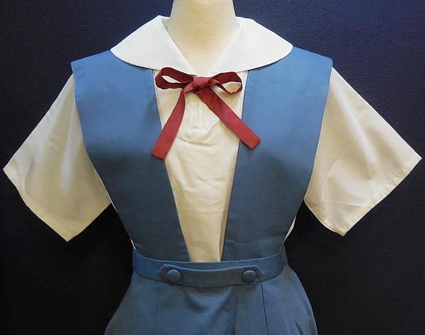 新世紀エヴァンゲリオン女子制服 (2).JPG