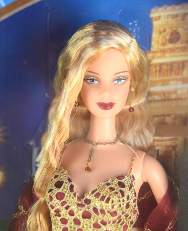 人気商品の ワールドフィギュアショップJames Bond Girls Barbie